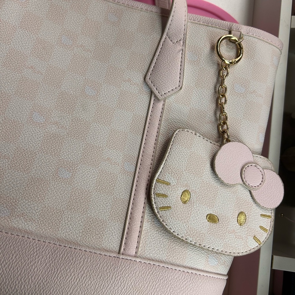 Hello Kitty Light Pink Tote with Character Charm - Picture 5 of 5